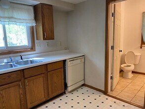 721 Broadway St in Eau Claire, WI - Building Photo - Building Photo