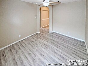 312 Hummingbird Dr in New Braunfels, TX - Building Photo - Building Photo