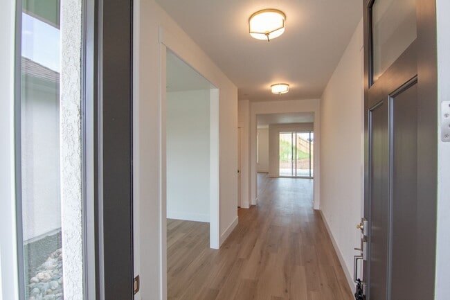 3677 Nadal Dr in Redding, CA - Building Photo - Building Photo