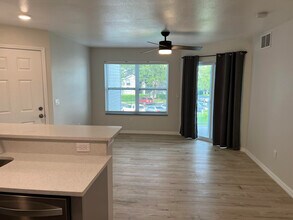 2592 Grassy Point Dr, Unit 212 in Lake Mary, FL - Building Photo - Building Photo