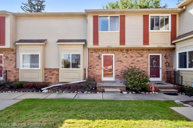 1823 Torquay Ave in Royal Oak, MI - Building Photo - Building Photo