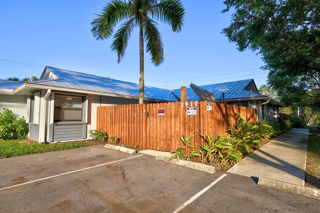 2910 SW Port St Lucie Blvd in Port St. Lucie, FL - Building Photo