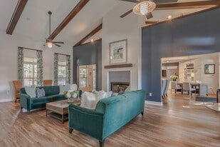 The Park on Forum in Grand Prairie, TX - Building Photo