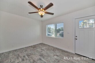 2530 N 17th Way in Phoenix, AZ - Building Photo - Building Photo