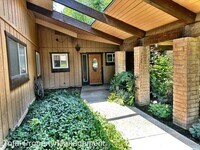 1127 N Gem St photo'