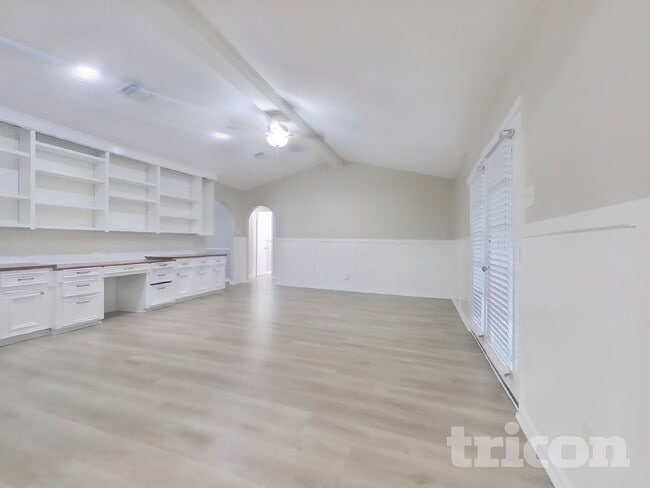 902 Lanell St in Deer Park, TX - Building Photo - Building Photo