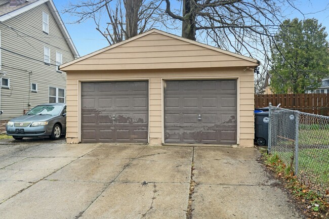 4246 Martin Luther King Jr Dr in Cleveland, OH - Building Photo - Building Photo