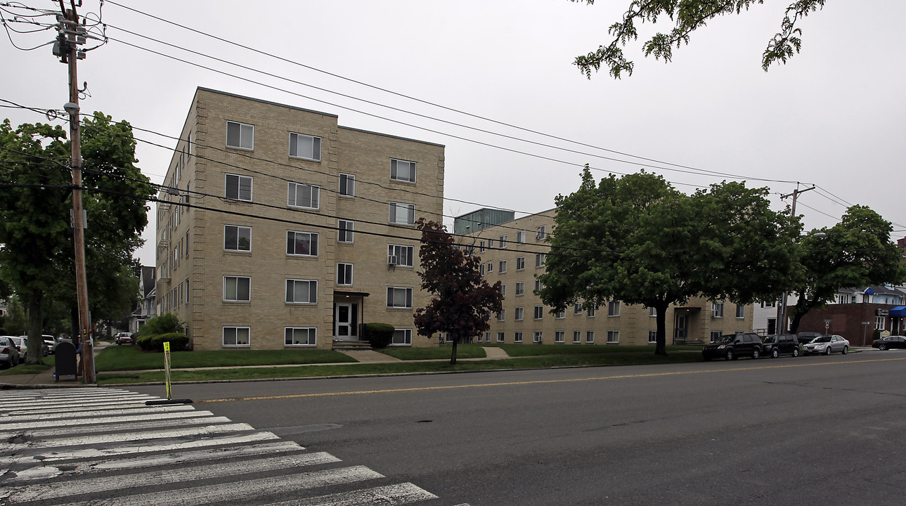 231-233 Massachusetts Ave in Arlington, MA - Foto de edificio