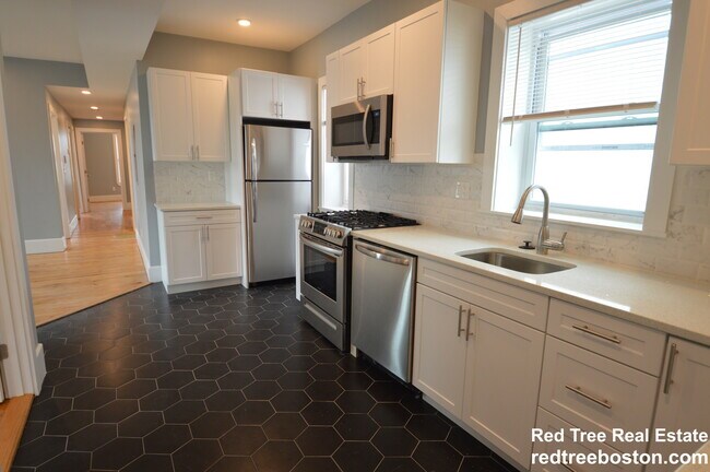 301 Hancock St in Boston, MA - Building Photo - Building Photo