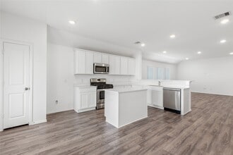 4302 Penstemon Slate Dr in Baytown, TX - Building Photo - Building Photo