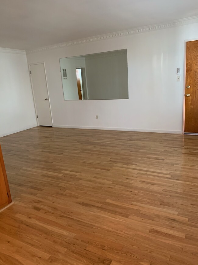 Blackburn Apt For Rent in Los Angeles, CA - Building Photo - Building Photo