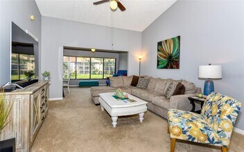 5652 Ashton Lake Dr in Sarasota, FL - Building Photo - Building Photo