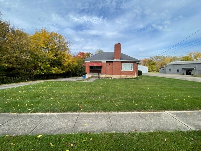 property at 604 W Jefferson St