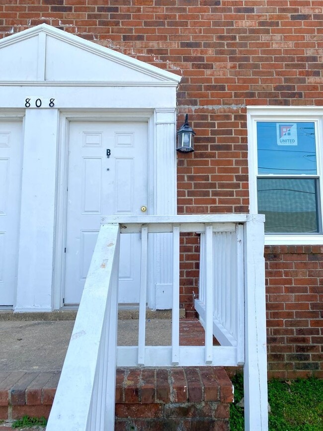 808 Arlington Rd in Hopewell, VA - Building Photo - Building Photo