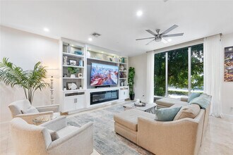 3266 NE 15th St in Pompano Beach, FL - Foto de edificio - Building Photo