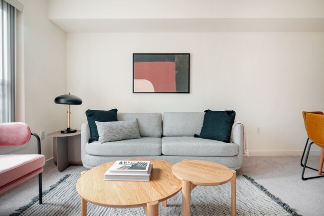 10410 NE 2nd St in Bellevue, WA - Building Photo - Building Photo