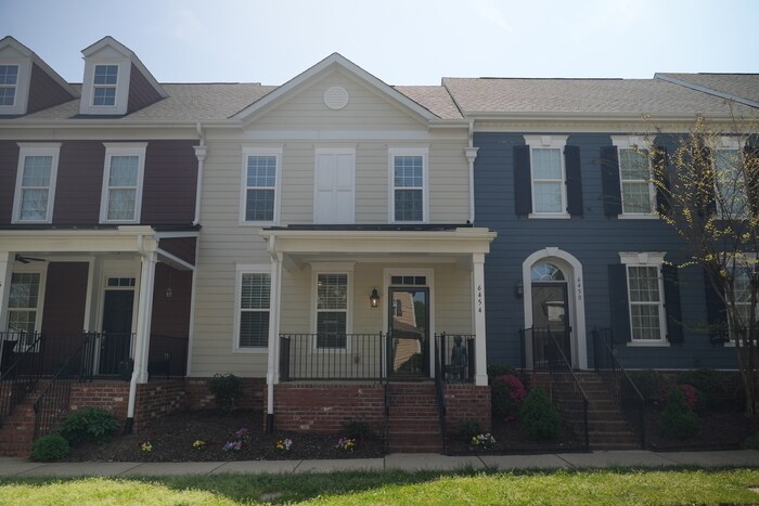 6454 Hove Rd in Mint Hill, NC - Building Photo