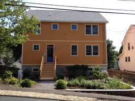 76 Roberts Rd in Medford, MA - Building Photo