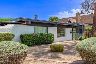 3710 E Altadena Ave in Phoenix, AZ - Foto de edificio - Building Photo