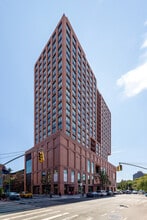 Ray Harlem in New York, NY - Foto de edificio - Building Photo