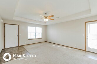 213 Palmer Ct in Pleasant Hill, MO - Building Photo - Building Photo