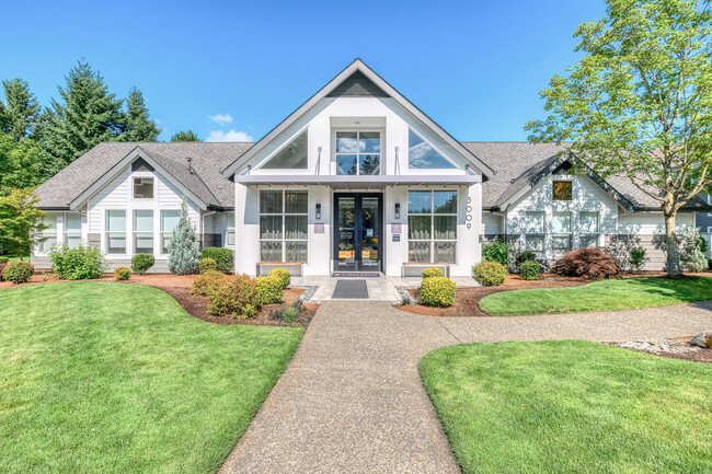 Centro Apartments in Hillsboro, OR - Foto de edificio - Building Photo