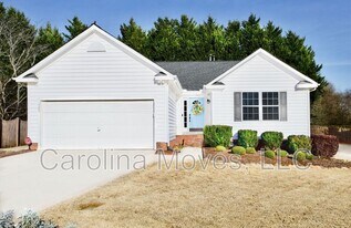323 Thornbush Ct in Greer, SC - Building Photo