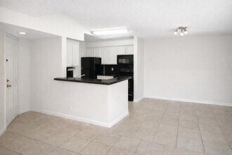 2926 S University Dr, Unit 6302 in Davie, FL - Foto de edificio - Building Photo