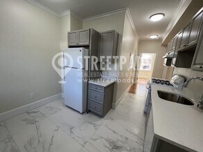 12 Alton Pl in Brookline, MA - Building Photo - Building Photo