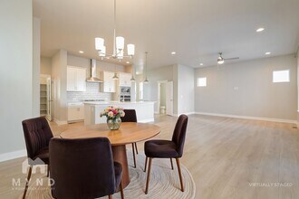 6047 N Netherland Ct in Aurora, CO - Foto de edificio - Building Photo