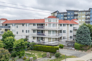 Twelve corners in Abbotsford, BC - Building Photo