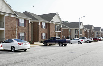 Sheffield Condominiums Apartments in Fayetteville, NC - Building Photo - Building Photo