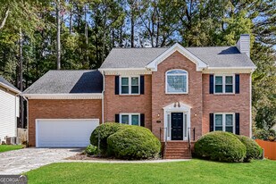 2552 Laurel View Ct in Snellville, GA - Building Photo