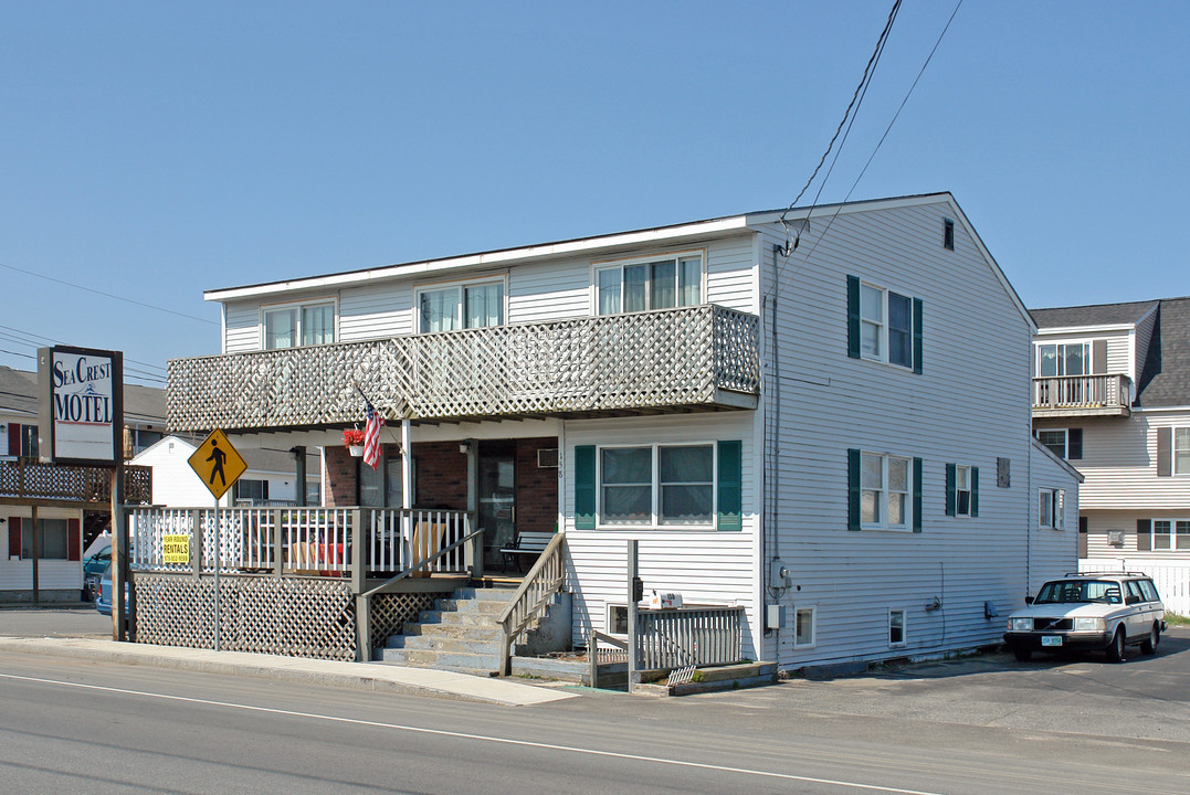 156-158 Ashworth Ave in Hampton, NH - Building Photo