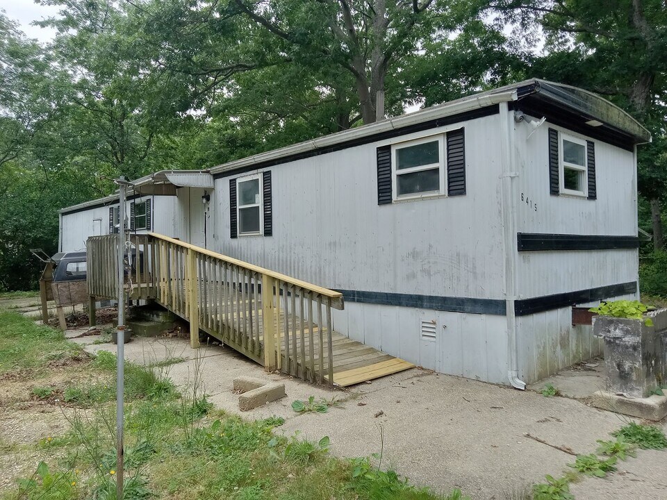 6415 Magnolia Dr in Millville, NJ - Building Photo