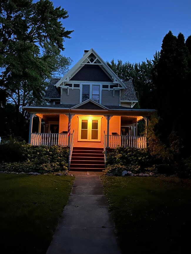 417 Nicolet Blvd in Neenah, WI - Building Photo - Building Photo