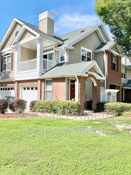 700 River Rock Way in Newport News, VA - Building Photo