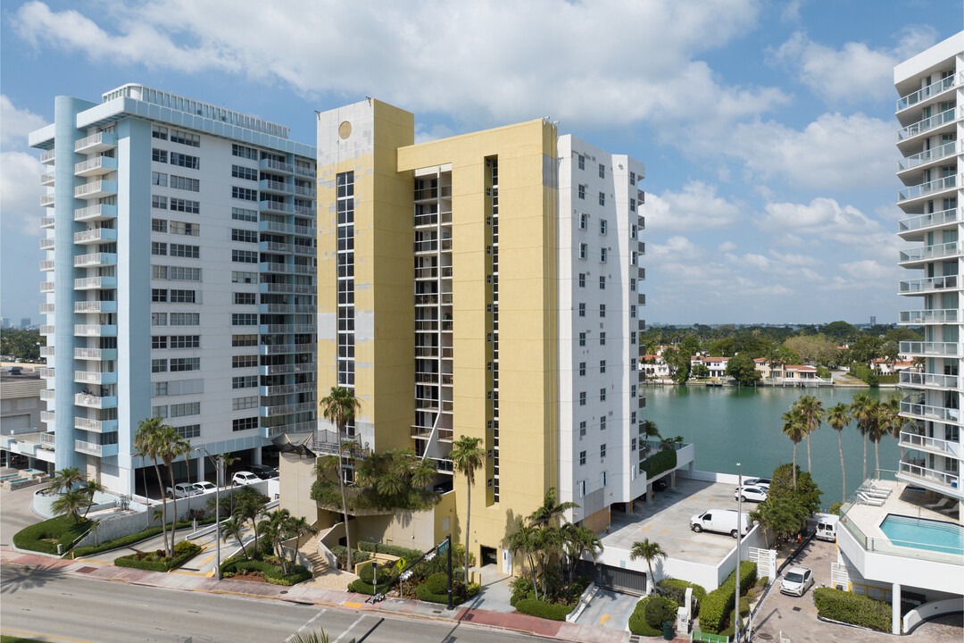 La Rive Gauche Condominiums in Miami Beach, FL - Foto de edificio