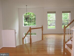 1225 Wild Hawthorn Way in Reston, VA - Building Photo - Building Photo