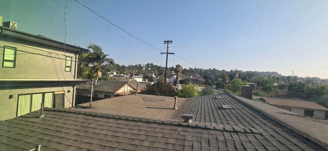 1530 N Ave 45 in Los Angeles, CA - Foto de edificio - Building Photo