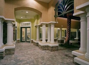10023 Courtney Palms Blvd in Tampa, FL - Building Photo - Building Photo