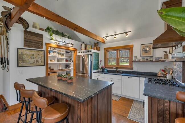 property at 20 Dale Rd
