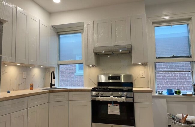 27 Van Riper Ave in Clifton, NJ - Building Photo - Building Photo