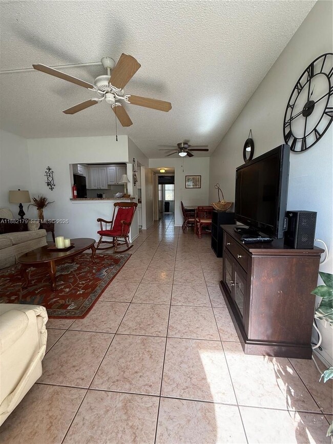 272 Camden L in West Palm Beach, FL - Building Photo - Building Photo