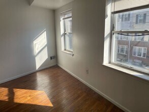 928 E Passyunk Ave, Unit 3 in Philadelphia, PA - Foto de edificio - Building Photo