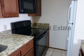 813 Laurelwood Dr in Clovis, NM - Building Photo - Building Photo