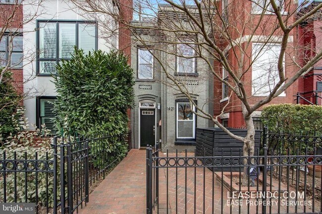 property at 1421 1st St NW