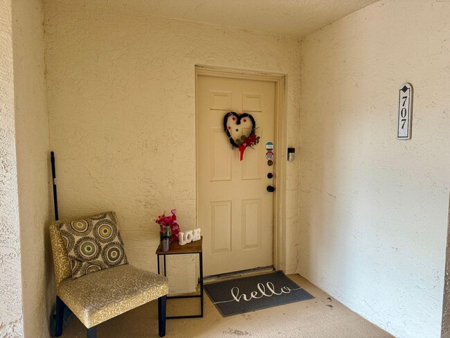 700 Crestwood Ct S in Royal Palm Beach, FL - Building Photo - Building Photo
