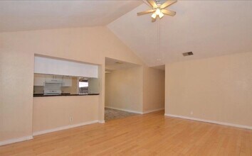 10801 Lanshire Dr in Austin, TX - Building Photo - Building Photo