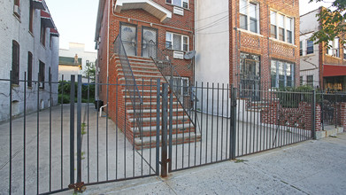 1023 Hegeman Ave in Brooklyn, NY - Building Photo - Building Photo